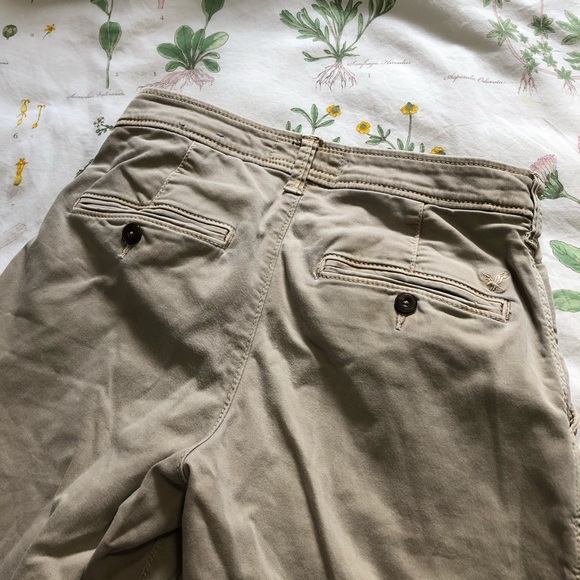 American Eagle Men's Extreme Flex Tan Khaki Shorts - Picture 4 of 6